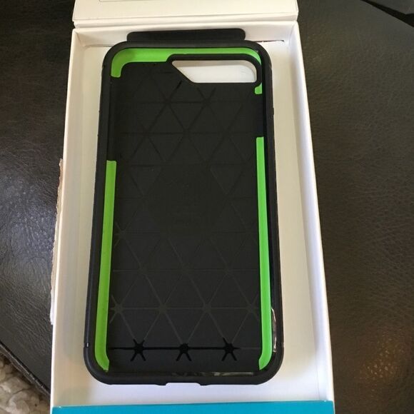 BodyGuardz Shock Unequal Technology iPhone 7+ (H) - Picture 5 of 6